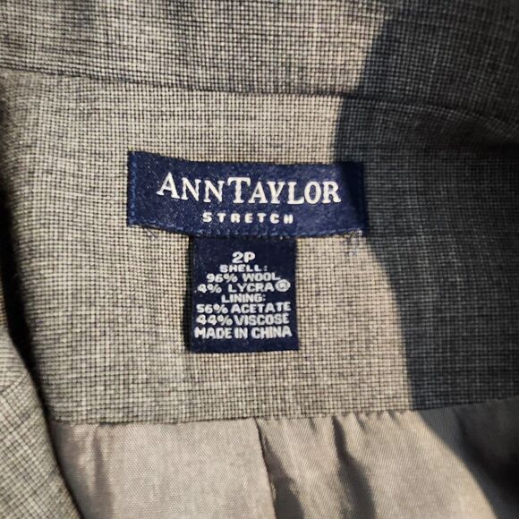 Ann Taylor Wool Blend Blazer Gray Size 2P Stretch Button Front Career Jacket - Picture 7 of 8